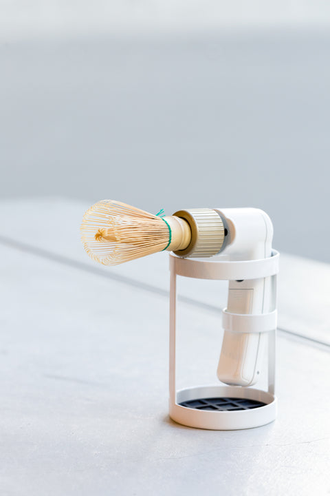 10秒で「究極の抹茶ラテ」。電動茶筅”CHARAKU”新発売